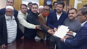 দিনাজপুর সদর-৩ আসনে খালেদা জিয়ার পক্ষে মনোনয়নপত্র গ্রহণ