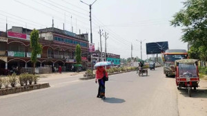 চুয়াডাঙ্গায় তাপমাত্রা ৪০ ডিগ্রি ছুঁইছুঁই, রাস্তায় গলছে পিচ