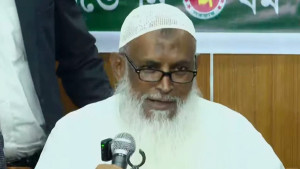 হজ প্যাকেজের ব্যয় কমানো নিয়ে সংসদে যা বললেন ধর্মমন্ত্রী