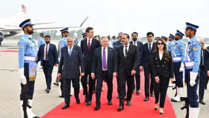 কাতারসহ বিভিন্ন দেশে জব্দ ইরানের সম্পদ ফেরত দিতে রাজি যুক্তরাষ্ট্র, প্রত্যাখ্যান হোয়াইট হাউসের