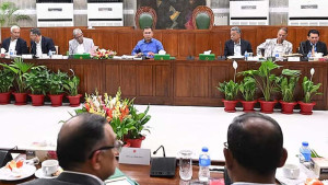 মন্ত্রীদের জ্বালানি বরাদ্দ ৩০% কমল, কর্মকর্তাদের গাড়ি কিনতে সুদমুক্ত ঋণও বন্ধ
