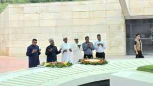 জিয়াউর রহমান ও খালেদা জিয়ার সমাধিতে রাষ্ট্রপতির শ্রদ্ধা