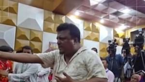 পাঁচ মাসে সরকারের দোষ দিচ্ছেন, আপনারা ওই দুই বছরে শহীদদের বিচার করলেন না কেন: শহীদ জিসানের বাবার ক্ষোভ