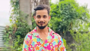 প্রবাসীর বাড়িতে চুরি করতে গিয়ে ছাত্রলীগ নেতা আটক