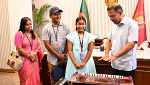 ক্ষুদে সংগীতশিল্পী অনুশ্রী রায়ের স্বপ্নপূরণ করলেন প্রধানমন্ত্রী