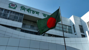 মোবাইল নিয়ে সাংবাদিকদের ভোটকেন্দ্রে প্রবেশে নিষেধাজ্ঞা প্রত্যাহারের আশ্বাস