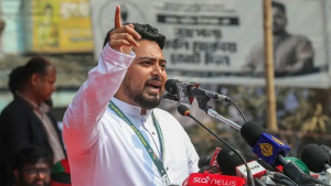 সন্ধ্যার মধ্যে সিদ্ধান্ত বাতিল না করলে ইসি ঘেরাওয়ের হুঁশিয়ারি নাহিদের