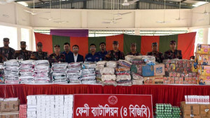 ফেনীতে এসএ পরিবহন কাউন্টারে কোটি টাকার ভারতীয় পণ্য উদ্ধার, দুই কর্মকর্তা আটক