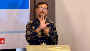 ভোটে উপস্থিতি ছাড়াবে ৫৫ শতাংশ, হতে পারে বিচ্ছিন্ন সহিংসতা: পররাষ্ট্র উপদেষ্টা