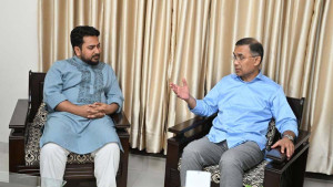 নাহিদ ইসলামের বাসায় তারেক রহমান