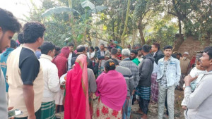 খাসি বলে বিক্রি করা হচ্ছিল ‘কুকুরের মাংস’, কসাই পলাতক
