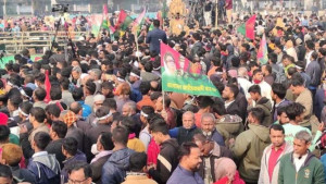 ঠাকুরগাঁওয়ে তারেক রহমানের জনসভাস্থলে কর্মী-সমর্থকদের অপেক্ষা