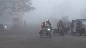 শৈত্যপ্রবাহে কাঁপছে ৪৪ জেলা