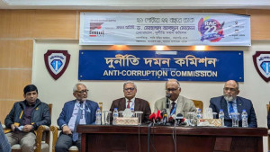 হলফনামা ঠিকমতো যাচাই হলে ২০০৮ সালে শেখ হাসিনার প্রার্থিতা বাতিল হতো: দুদক চেয়ারম্যান