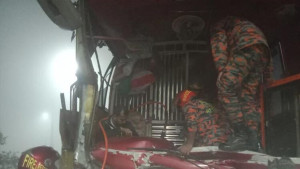 এক্সপ্রেসওয়েতে ৭ যানবাহনের সংঘর্ষ, আহত ২০