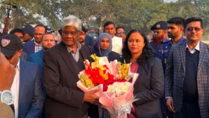 পে স্কেল দ্রুত বাস্তবায়নের আভাস অর্থ উপদেষ্টার