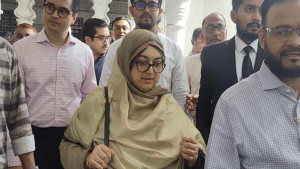 প্রার্থিতা প্রত্যাহার করলেন লুৎফুজ্জামান বাবরের স্ত্রী