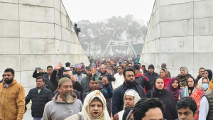 খালেদা জিয়ার কবর জিয়ারত করতে নেতাকর্মীদের ঢল