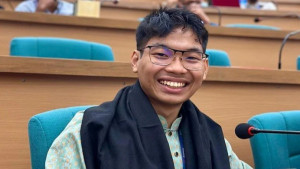 ডাকসু থেকে পদত্যাগের ঘোষণা দিলেন সর্বমিত্র চাকমা