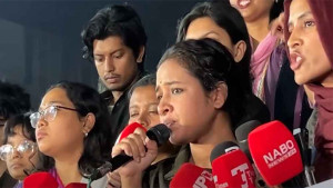 নারীকে নিয়ে অশালীন মন্তব্য : জামায়াত নেতার জিহ্বা ছিঁড়ে ফেলার হুঁশিয়ারি