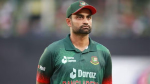 থার্টি ফার্স্ট নাইটে ঢাকাজুড়ে আতশবাজি, তামিম ইকবালের ক্ষোভ