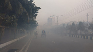 দুপুর পর্যন্ত ঘন কুয়াশায় ঢাকা থাকবে রাজধানী