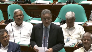 পুরোনো মালিকদের ব্যাংকে ফেরার ধারা বাতিলের ঘোষণা