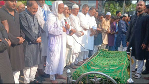 ভোলায় মায়ের পাশে চিরনিদ্রায় শায়িত হলেন তোফায়েল আহমেদ