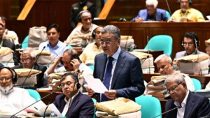 অর্থনৈতিক প্রবৃদ্ধির জন্য থ্রি-আর কৌশল বাস্তবায়ন করছে সরকার: অর্থমন্ত্রী