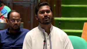 প্রবাসীদের জন্য আসছে ‘প্রবাসী কার্ড’