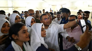 সংসদ ভবন ঘুরে দেখলেন মনোহরগঞ্জের অর্ধশতাধিক শিক্ষার্থী, মিলল প্রধানমন্ত্রীর সাক্ষাৎ
