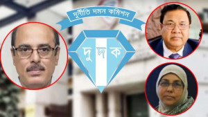 দুদকের চেয়ারম্যান ও দুই কমিশনারের পদত্যাগ