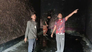 ঝিনাইদহে বিএনপির কার্যালয়ে দুর্বৃত্তদের আগুন, ককটেল বিস্ফোরণ