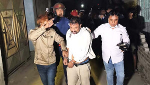 স্ত্রীকে হত্যার পর মরদেহ পোড়ানোর চেষ্টা, আইনজীবী স্বামী আটক