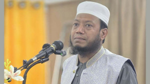 আমির হামজার বিরুদ্ধে শতকোটি টাকার মানহানির মামলা