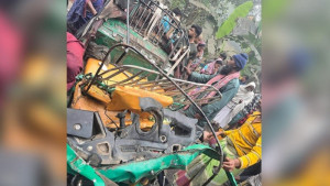 বাঘায় সিএনজি-ভটভটির মুখোমুখি সংঘর্ষে নিহত ৩