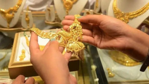 সোনার দাম ৩২৬৬ টাকা বেড়ে ভরি ২ লাখ ৬৮ হাজার
