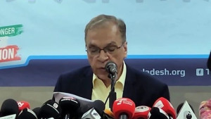 নতুন গভর্নরের নিয়োগ বাতিল চায় টিআইবি