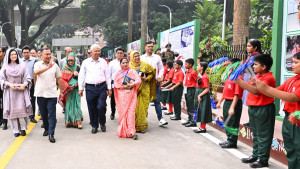 শিশু একাডেমির সুবর্ণজয়ন্তী: শিশুদের ভালোবাসায় সিক্ত প্রধানমন্ত্রী