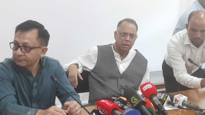 এলপিজি অপারেটররা ধর্মঘট করলে আইনি ব্যবস্থা নেবে সরকার