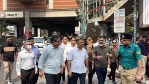 মিরপুর-১০-এ দখলমুক্ত ফুটপাত পরিদর্শনে প্রধানমন্ত্রী