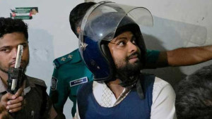 রবীন্দ্রনাথের গ্রাফিতিতে কালি, ৩ দিনের রিমান্ডে আয়াস