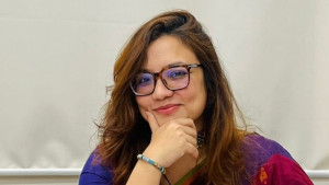 শিবিরকর্মীদের বিরুদ্ধে হয়রানির অভিযোগ তুললেন মোনামী